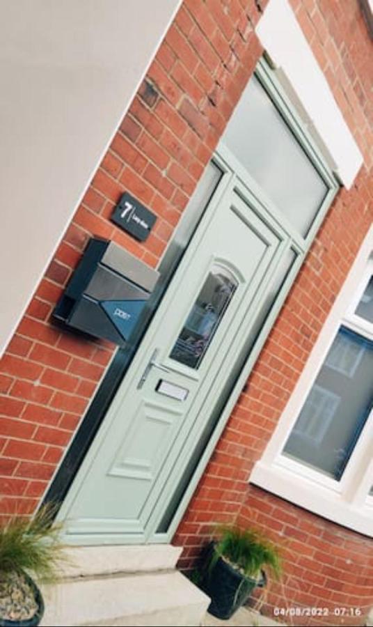 Xxhot Tubxx 4Bed Semi, Sleeps 8, 2 Bathrooms Blackpool Exterior photo