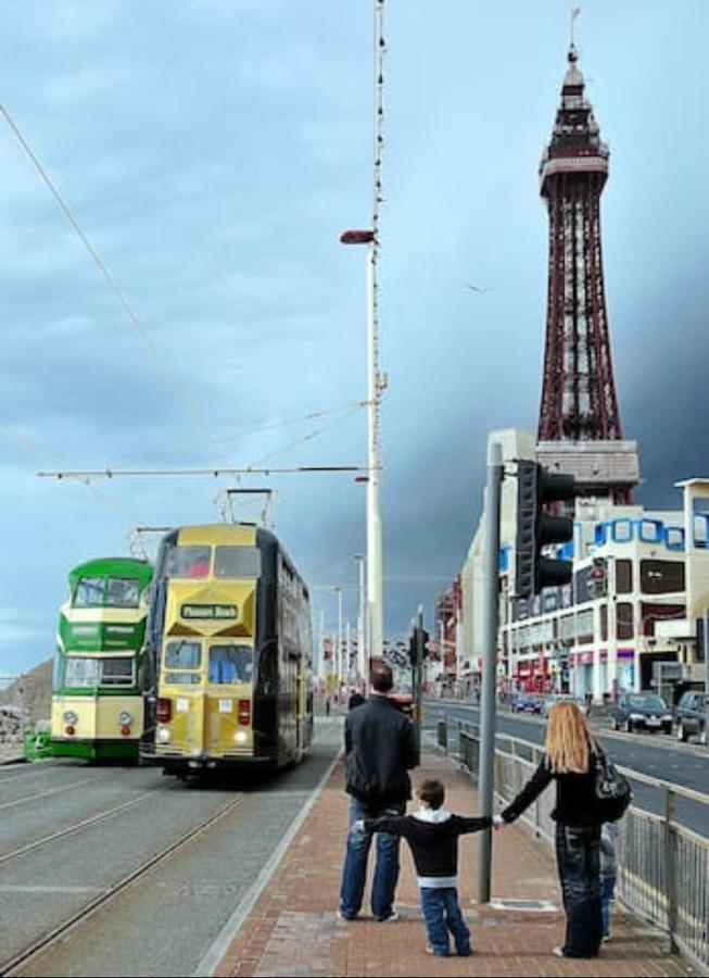 Xxhot Tubxx 4Bed Semi, Sleeps 8, 2 Bathrooms Blackpool Exterior photo