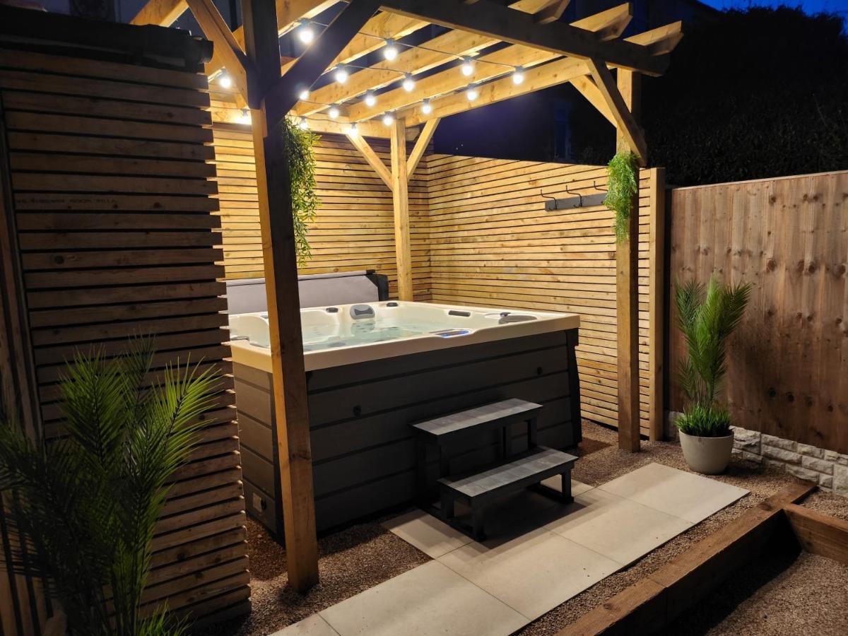 Xxhot Tubxx 4Bed Semi, Sleeps 8, 2 Bathrooms Blackpool Exterior photo